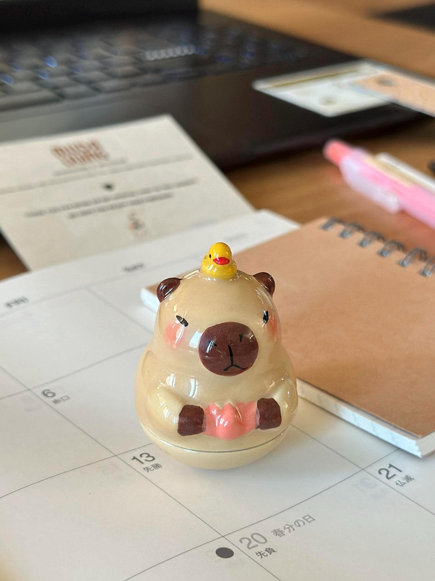 Capybara Desk Toy — detail view | ORAORA HOME