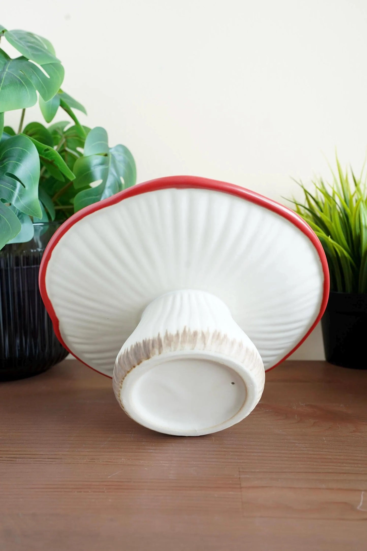 Mushroom Cake Stand — detail view | ORAORA HOME