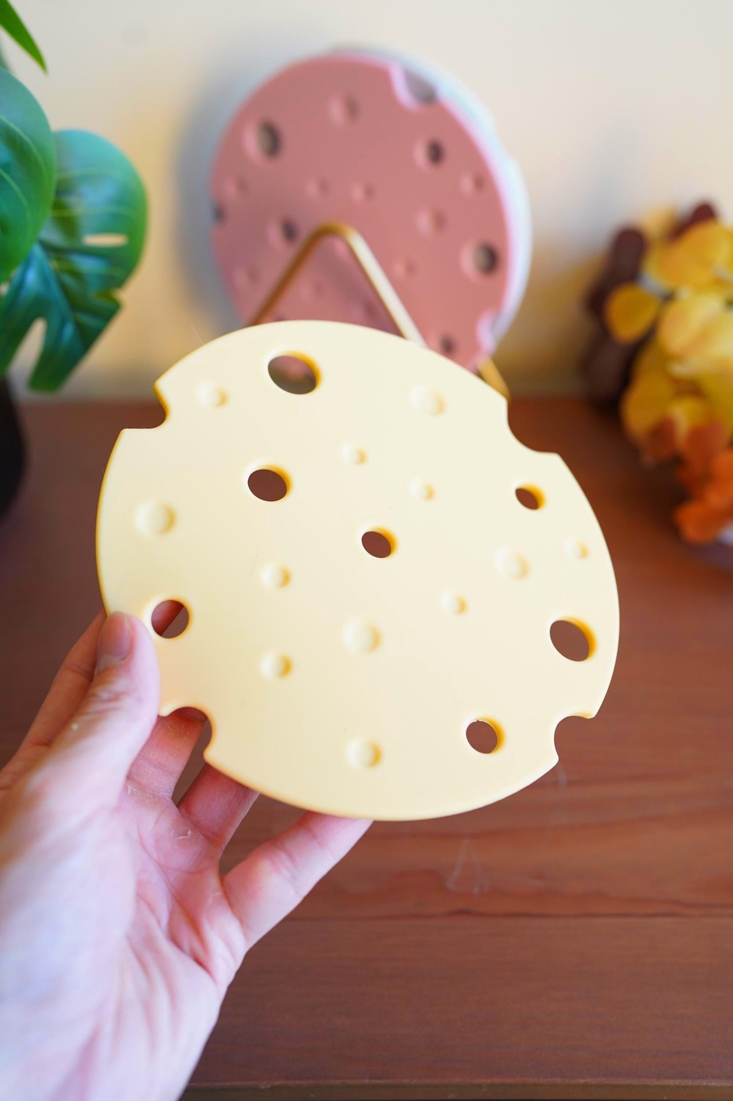 Cheese Silicone Trivet Yellow — detail view | ORAORA HOME