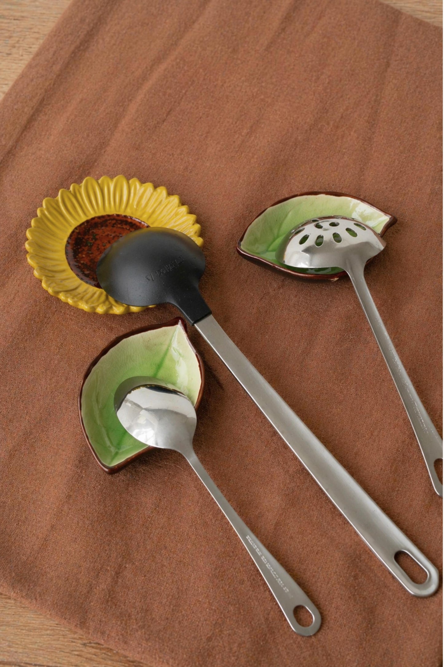 Sunflower Spoon Rest Set — ceramic tableware | ORAORA HOME