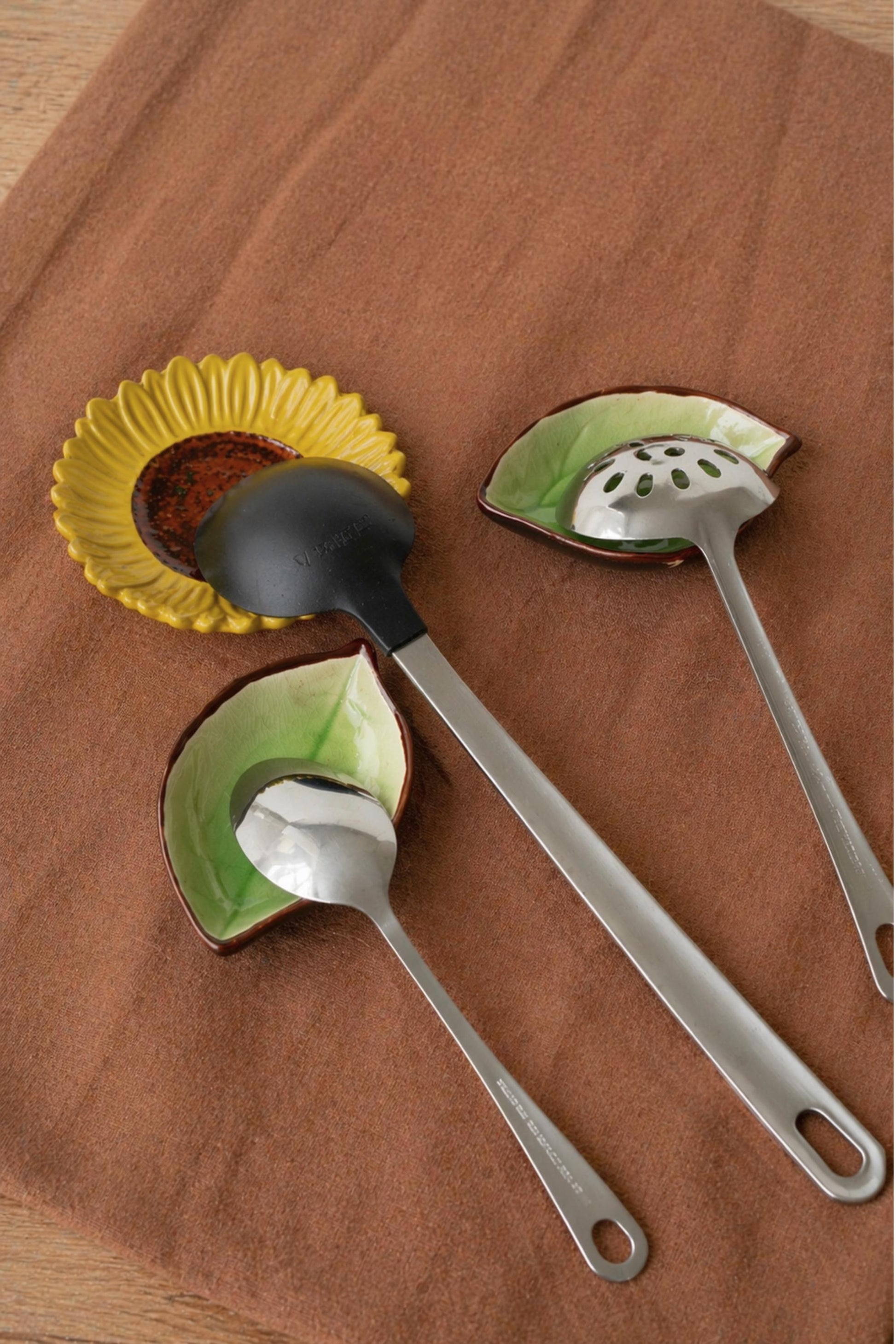 Sunflower Spoon Rest Set — ceramic tableware | ORAORA HOME